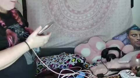 Snapshot of veelehanex3 chatting on 12/07/24, 10:23 Veronica Lehane online show from 12/07/24, 10:23