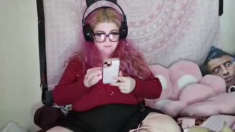 Snapshot of veelehanex3 chatting on 12/16/24, 09:20 Veronica Lehane online show from 12/16/24, 09:20