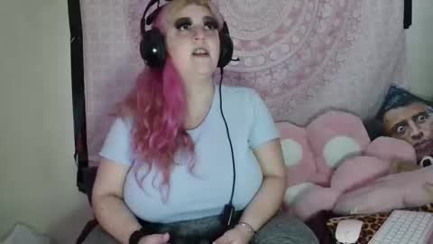 Snapshot of veelehanex3 chatting on 12/17/24, 11:49 Veronica Lehane online show from 12/17/24, 11:49