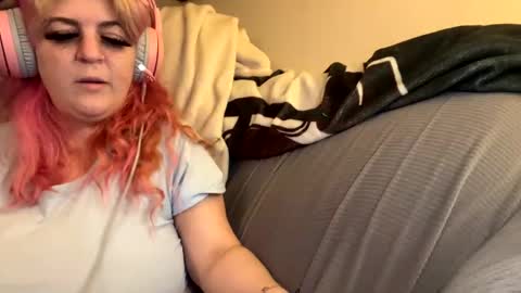 Snapshot of veelehanex3 chatting on 12/18/24, 09:58 Veronica Lehane online show from 12/18/24, 09:58