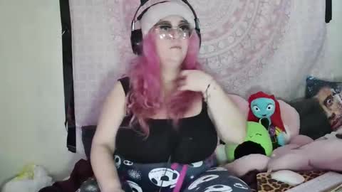 Snapshot of veelehanex3 chatting on 12/20/24, 08:28 Veronica Lehane online show from 12/20/24, 08:28