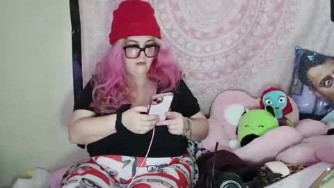 Snapshot of veelehanex3 chatting on 12/22/24, 08:27 Veronica Lehane online show from 12/22/24, 08:27