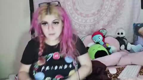 Snapshot of veelehanex3 chatting on 12/24/24, 10:01 Veronica Lehane online show from 12/24/24, 10:01