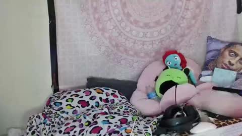 Snapshot of veelehanex3 chatting on 12/29/24, 07:43 Veronica Lehane online show from 12/29/24, 07:43