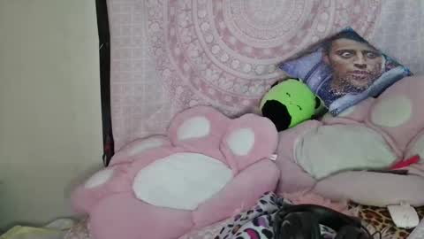 Snapshot of veelehanex3 chatting on 01/05/25, 06:35 Veronica Lehane online show from 01/05/25, 06:35