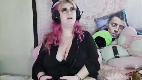 Snapshot of veelehanex3 chatting on 01/05/25, 06:02 Veronica Lehane online show from 01/05/25, 06:02