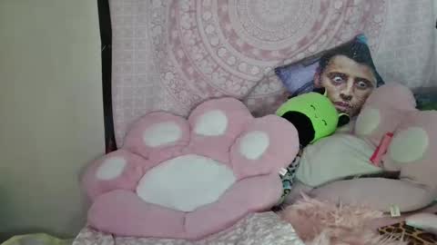 Snapshot of veelehanex3 chatting on 01/06/25, 03:20 Veronica Lehane online show from 01/06/25, 03:20