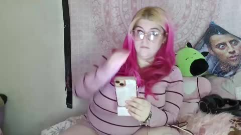 Snapshot of veelehanex3 chatting on 01/13/25, 05:55 Veronica Lehane online show from 01/13/25, 05:55