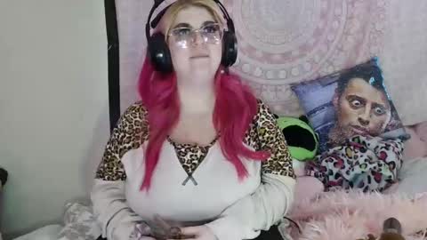 Snapshot of veelehanex3 chatting on 01/16/25, 06:16 Veronica Lehane online show from 01/16/25, 06:16