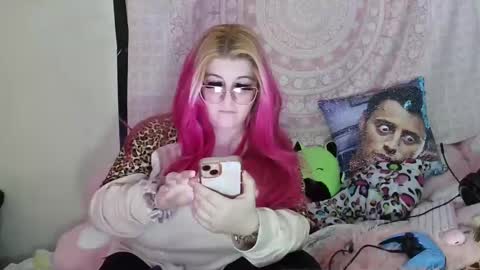 Snapshot of veelehanex3 chatting on 01/17/25, 08:24 Veronica Lehane online show from 01/17/25, 08:24