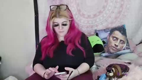 Snapshot of veelehanex3 chatting on 01/18/25, 12:47 Veronica Lehane online show from 01/18/25, 12:47