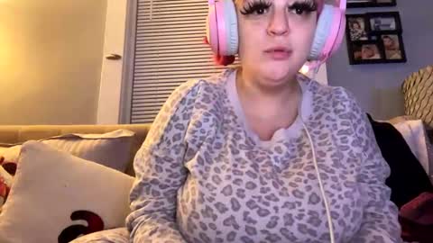 Snapshot of veelehanex3 chatting on 01/26/25, 07:42 Veronica Lehane online show from 01/26/25, 07:42