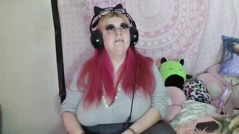 Snapshot of veelehanex3 chatting on 02/01/25, 12:07 Veronica Lehane online show from 02/01/25, 12:07