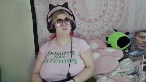 Snapshot of veelehanex3 chatting on 02/04/25, 06:27 Veronica Lehane online show from 02/04/25, 06:27