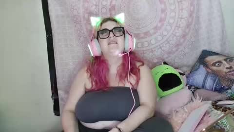 Snapshot of veelehanex3 chatting on 02/13/25, 03:39 Veronica Lehane online show from 02/13/25, 03:39