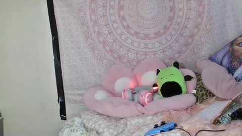 Snapshot of veelehanex3 chatting on 02/14/25, 05:25 Veronica Lehane online show from 02/14/25, 05:25