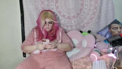 Snapshot of veelehanex3 chatting on 02/16/25, 06:21 Veronica Lehane online show from 02/16/25, 06:21