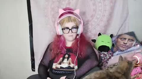 Snapshot of veelehanex3 chatting on 02/22/25, 04:18 Veronica Lehane online show from 02/22/25, 04:18