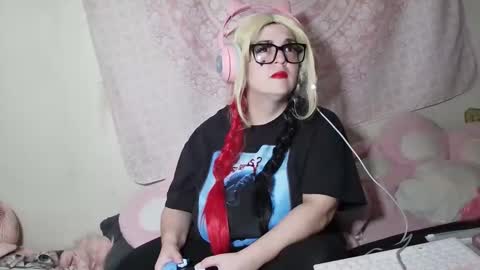 Snapshot of veelehanex3 chatting on 10/15/25, 03:39 Veronica Lehane online show from 10/15/25, 03:39