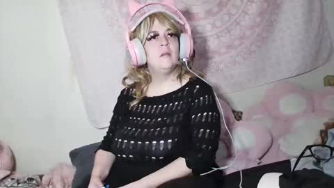 Snapshot of veelehanex3 chatting on 10/18/25, 05:46 Veronica Lehane online show from 10/18/25, 05:46