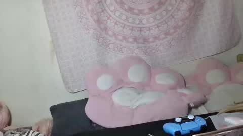 Snapshot of veelehanex3 chatting on 10/21/25, 12:39 Veronica Lehane online show from 10/21/25, 12:39