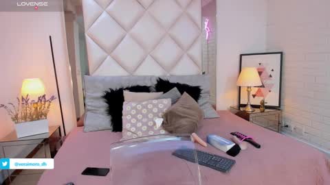 Vee Simons online show from 12/23/24, 11:28