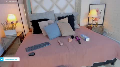 Vee Simons online show from 12/26/24, 11:13