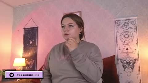 Vee Simons online show from 06/15/26, 08:00