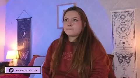 Vee Simons online show from 06/22/26, 07:44