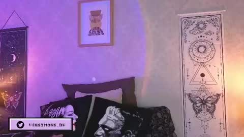 Vee Simons online show from 07/28/26, 09:03