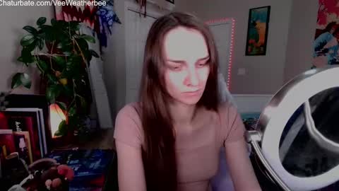 Snapshot of veeweatherbee chatting on 12/24/24, 07:11 Violet Weatherbee online show from 12/24/24, 07:11