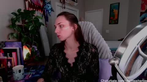 Snapshot of veeweatherbee chatting on 01/21/25, 02:33 Violet Weatherbee online show from 01/21/25, 02:33
