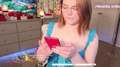 Snapshot of vegas_romance chatting on 01/07/26, 01:30 vegas_romance online show from 01/07/26, 01:30