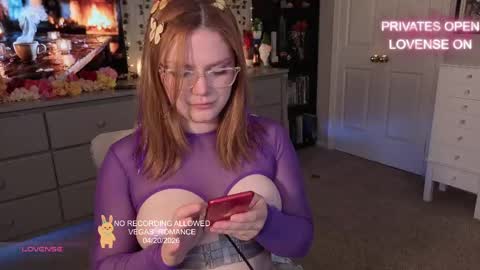 Snapshot of vegas_romance chatting on 04/21/26, 03:35 vegas_romance online show from 04/21/26, 03:35