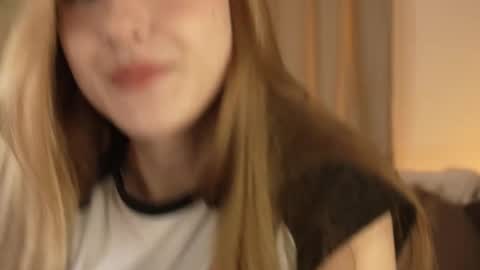 Snapshot of vegas_v chatting on 11/10/25, 01:21 Maria online show from 11/10/25, 01:21