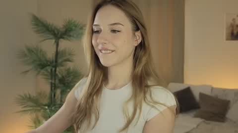 Snapshot of vegas_v chatting on 11/14/25, 01:10 Maria online show from 11/14/25, 01:10