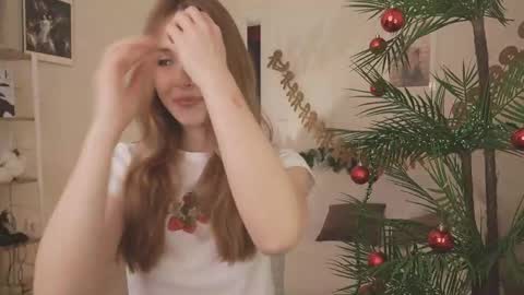 Snapshot of vegas_v chatting on 12/18/25, 01:17 Maria online show from 12/18/25, 01:17