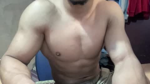 Snapshot of veilofstrength11 chatting on 10/22/25, 01:22 veilofstrength11 online show from 10/22/25, 01:22