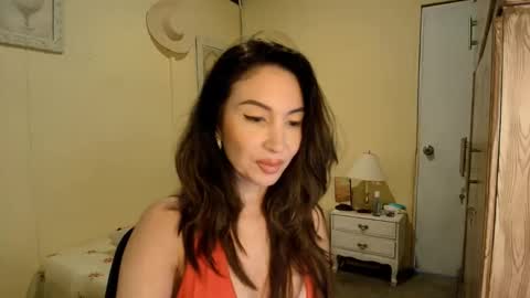veka_lourens online show from 12/22/25, 04:48
