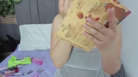 Isabella online show from 11/03/25, 08:32