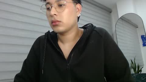 velascosexyboy online show from 02/11/25, 02:25