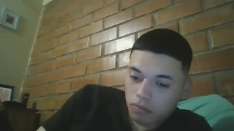 Snapshot of velasmanu1 chatting on 10/08/25, 02:20 velasmanu1 online show from 10/08/25, 02:20