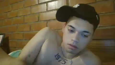 Snapshot of velasmanu1 chatting on 10/24/25, 12:19 velasmanu1 online show from 10/24/25, 12:19