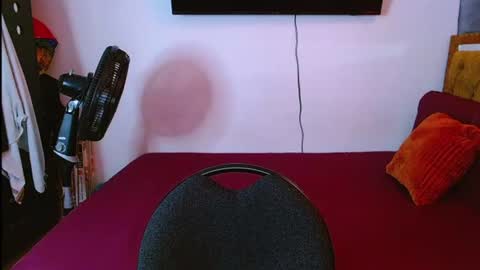 velk_hot1 online show from 06/24/26, 01:43