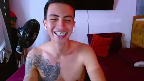 velk_hot1 online show from 06/25/26, 12:42