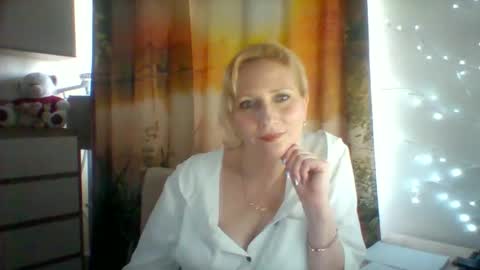 velka_raspberry online show from 05/19/26, 08:31