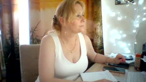 velka_raspberry online show from 06/25/26, 09:58