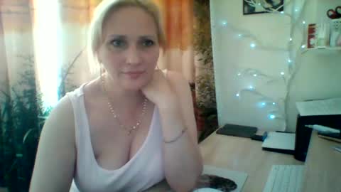 velka_raspberry online show from 07/09/26, 05:17