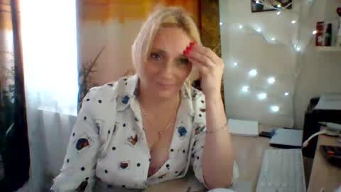 velka_raspberry online show from 07/24/26, 08:01