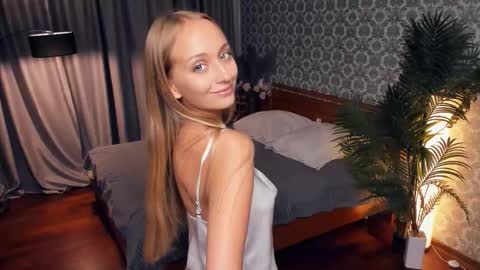 Eva online show from 10/17/25, 11:57